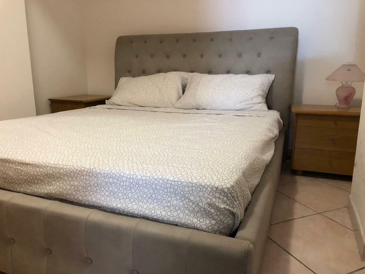 Andrew'S Apartment - Mulinia Residence アチレアーレ エクステリア 写真