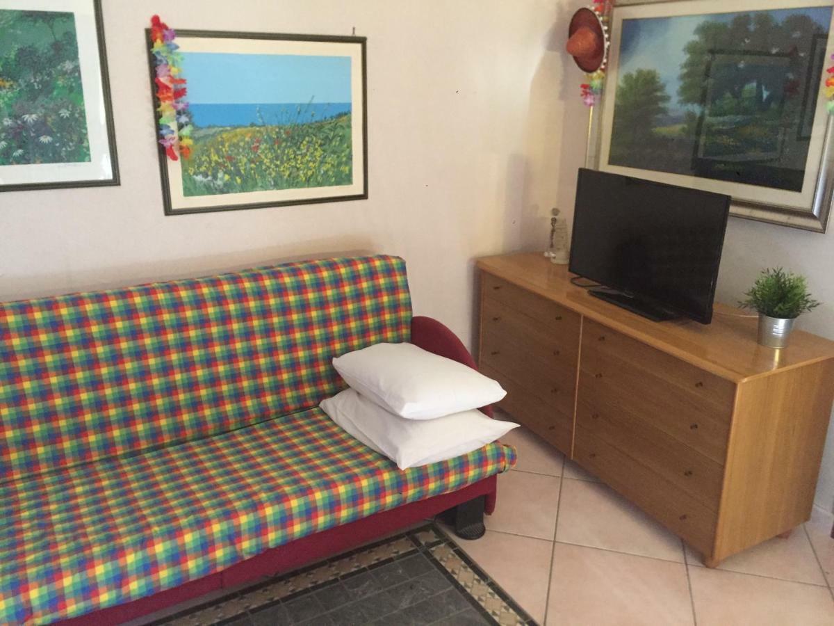 Andrew'S Apartment - Mulinia Residence アチレアーレ エクステリア 写真